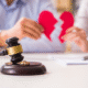 abogado de divorcios en valencia - corazon roto